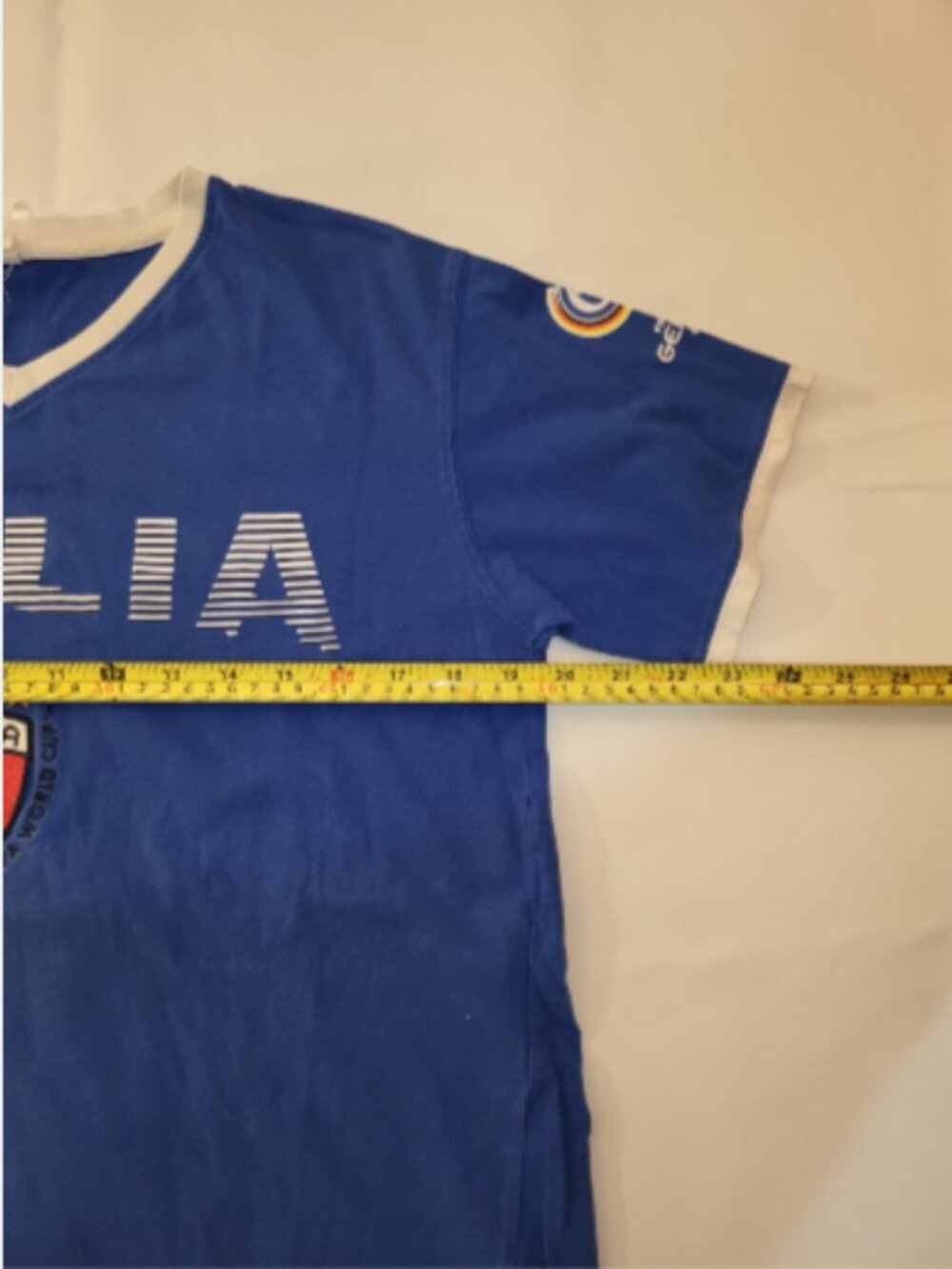 Italia 2006 FIFA World Cup Blue V-Neck Soccer T-Shirt Italy See Measurements - Picture 5 of 9